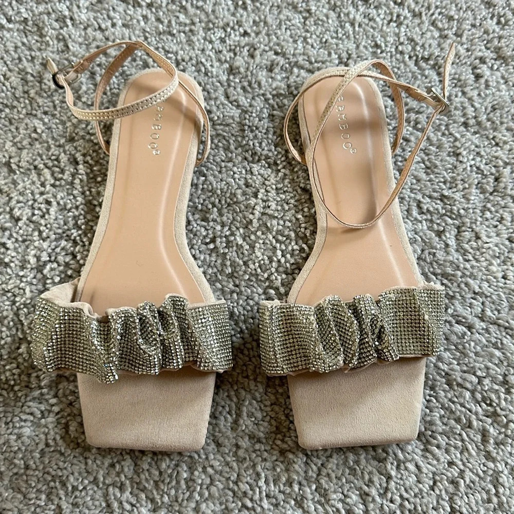 Nwot sandals